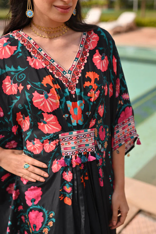 Midnight Black Panel-Detail Kaftan with Contemporary Side Placement Design